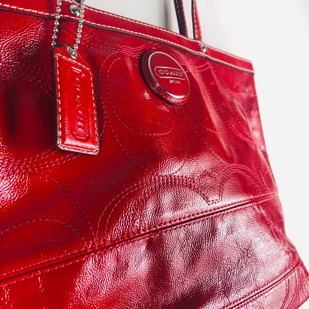Coach signature red poppy patent leather bag - Picture 3 of 6